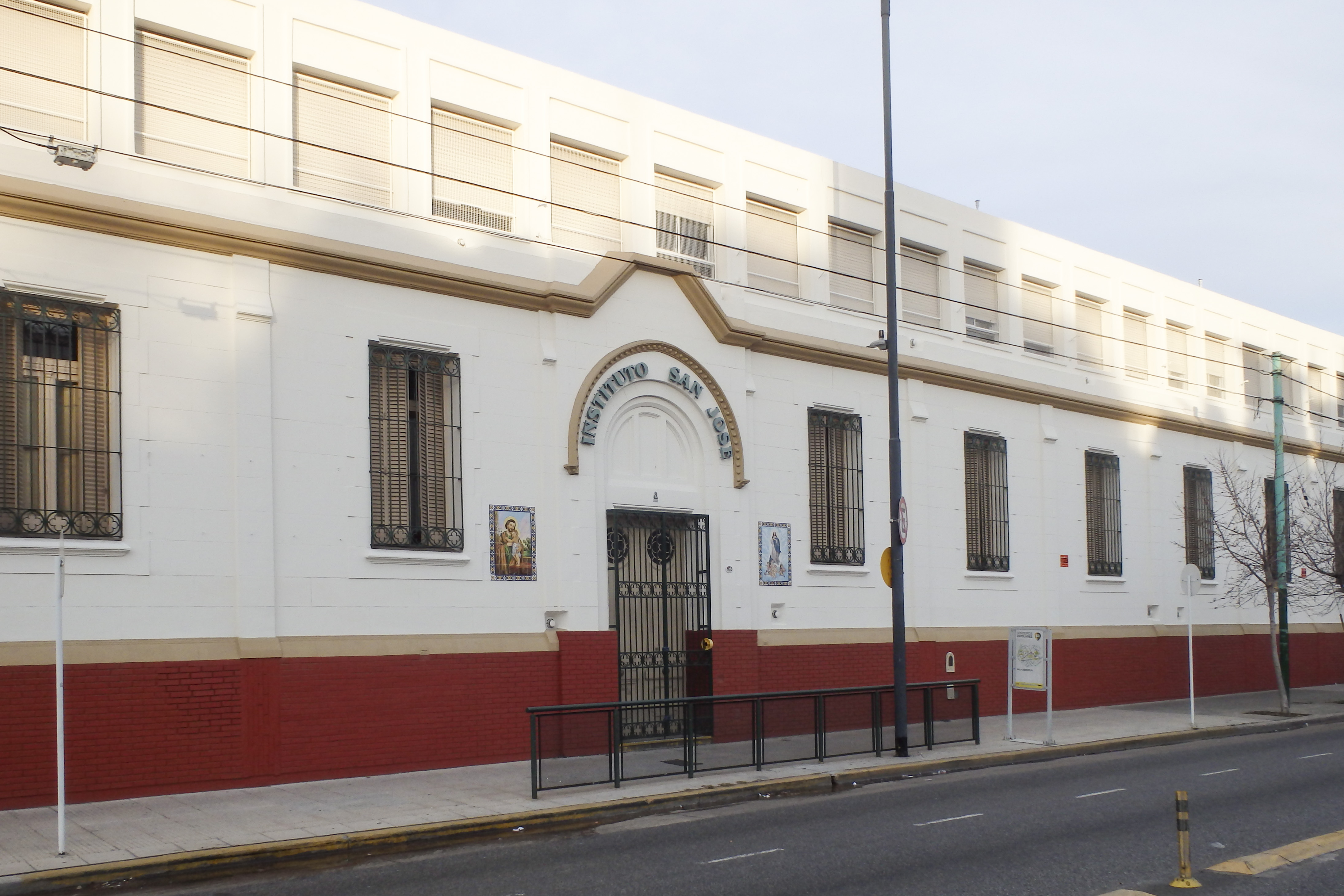 Instituto San Mateo Jardin De Niños, Primaria Y Secundaria, Av De Los